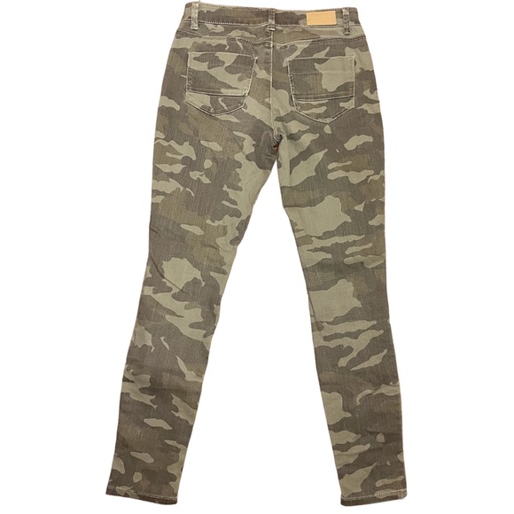 Adam Levine Camouflage Ripped Skinny Jeans - Picture 2 of 7